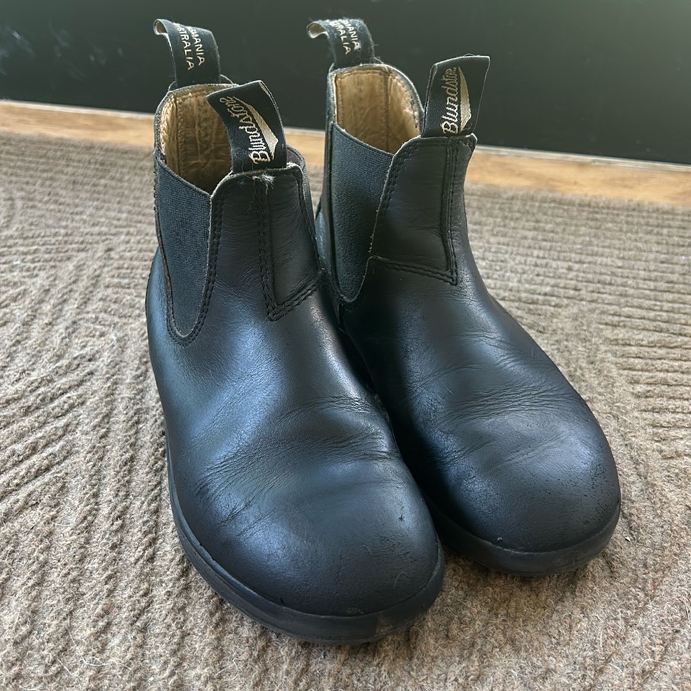 Blundstone boots black leather womens kids chelsea US 4.5 AU 3.5 ankle pull on